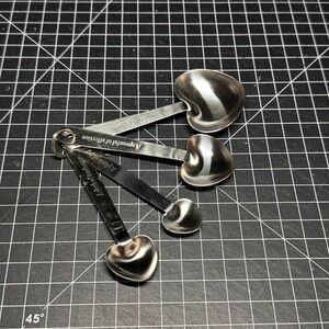 Fashioncraft Heart Shaped Measuring Spoons Stainless Steel Engraved Set of 4‎